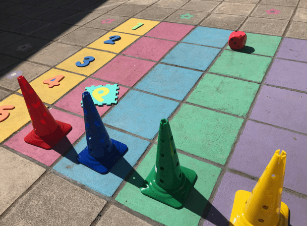 19-05-06 Limne school yard - game